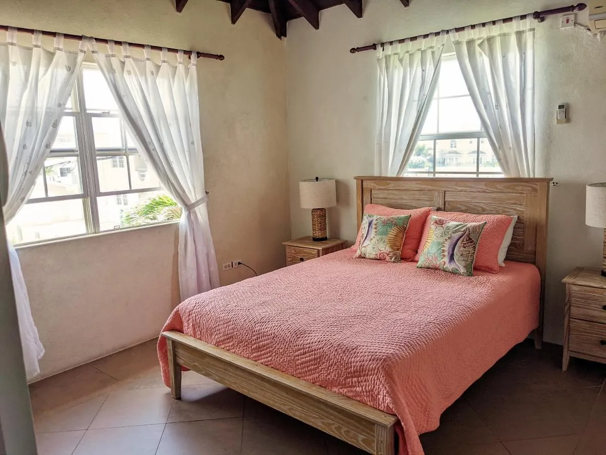 Breezy Ocean Front Condo Close To The Best Beaches Κράιστ Τσερτς 0*,  Μπαρμπάντος